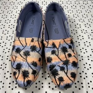 Tom's Blue Palm Tree Classic Slip-On Flats Size 7W